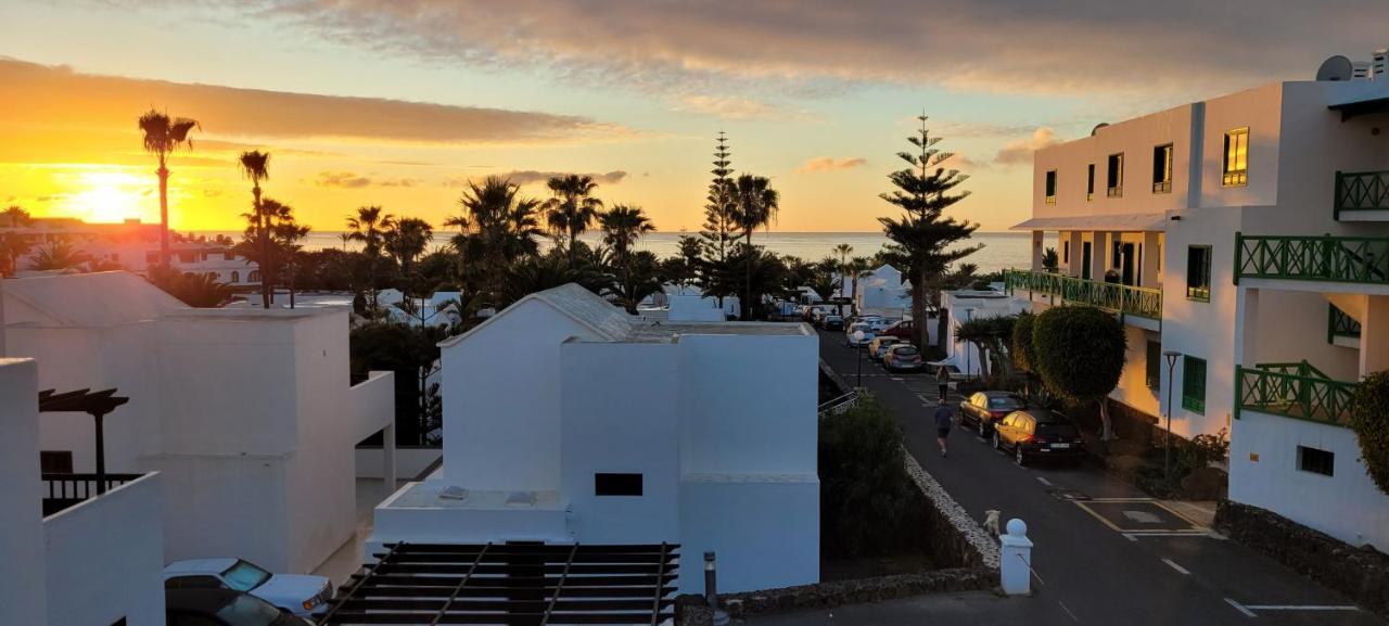 Casahost Bastian Boutique I Seaview Apartment Costa Teguise Bagian luar foto