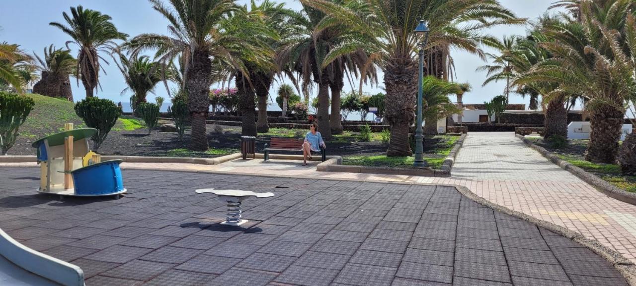 Casahost Bastian Boutique I Seaview Apartment Costa Teguise Bagian luar foto