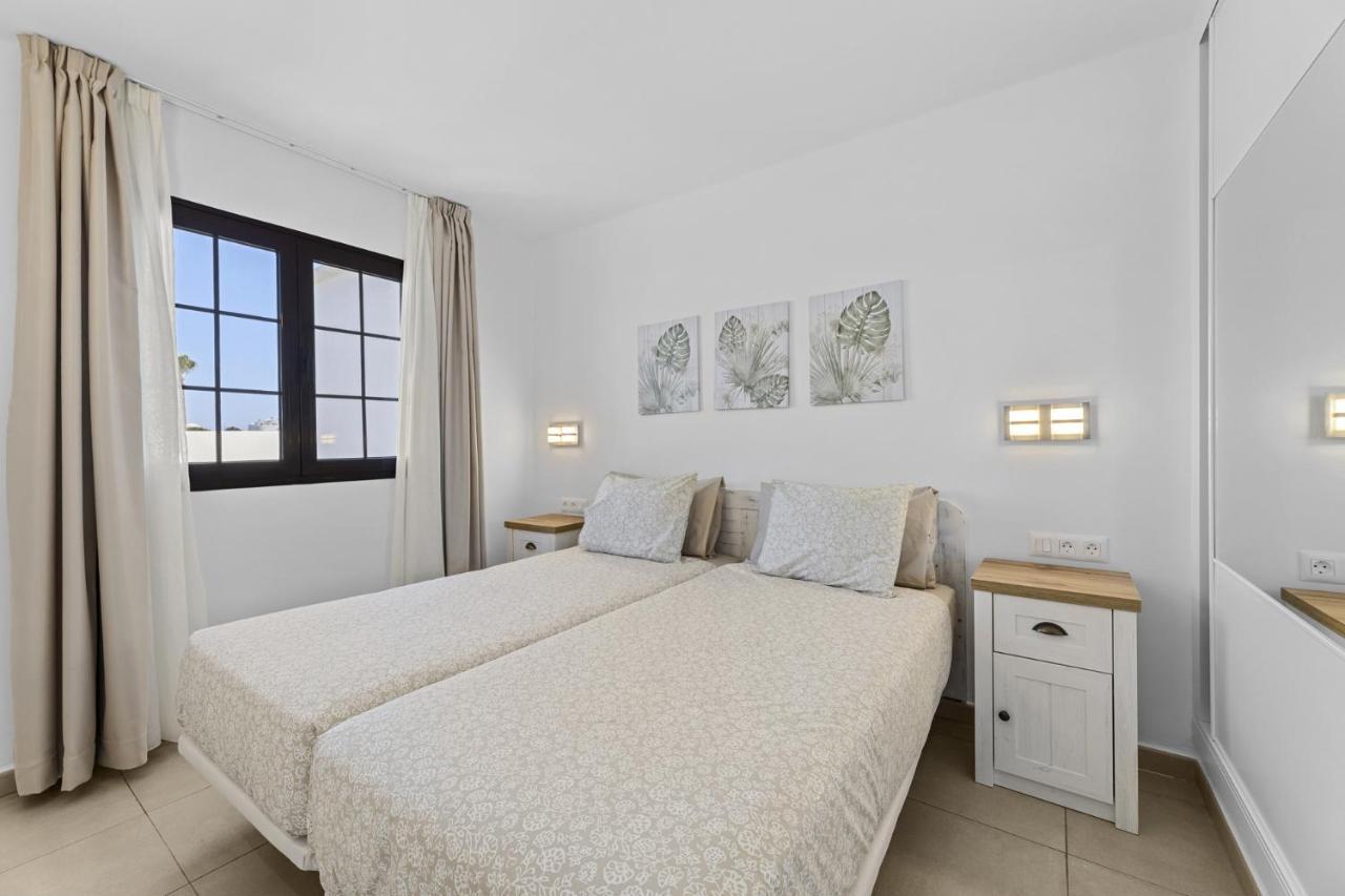 Casahost Bastian Boutique I Seaview Apartment Costa Teguise Bagian luar foto