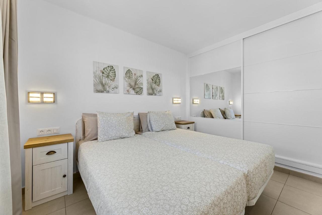 Casahost Bastian Boutique I Seaview Apartment Costa Teguise Bagian luar foto