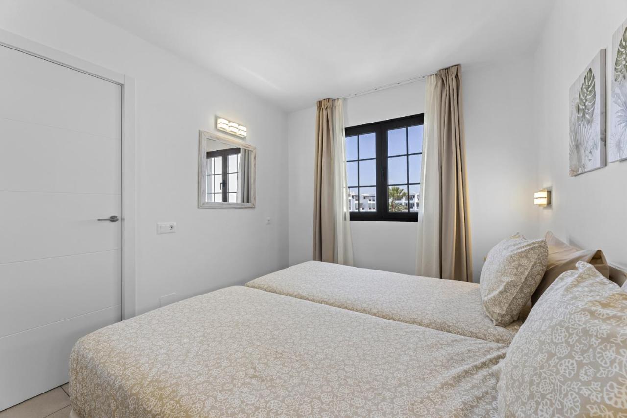 Casahost Bastian Boutique I Seaview Apartment Costa Teguise Bagian luar foto