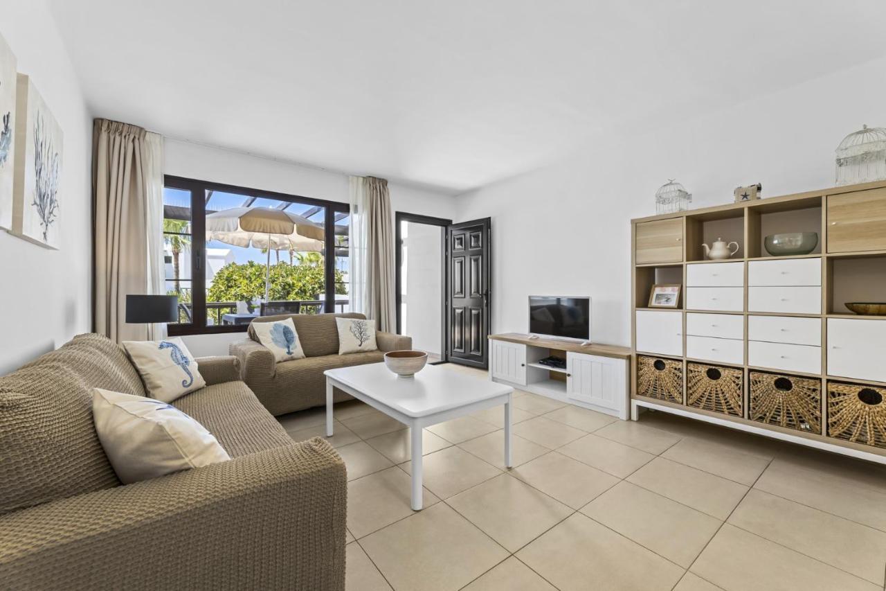 Casahost Bastian Boutique I Seaview Apartment Costa Teguise Bagian luar foto