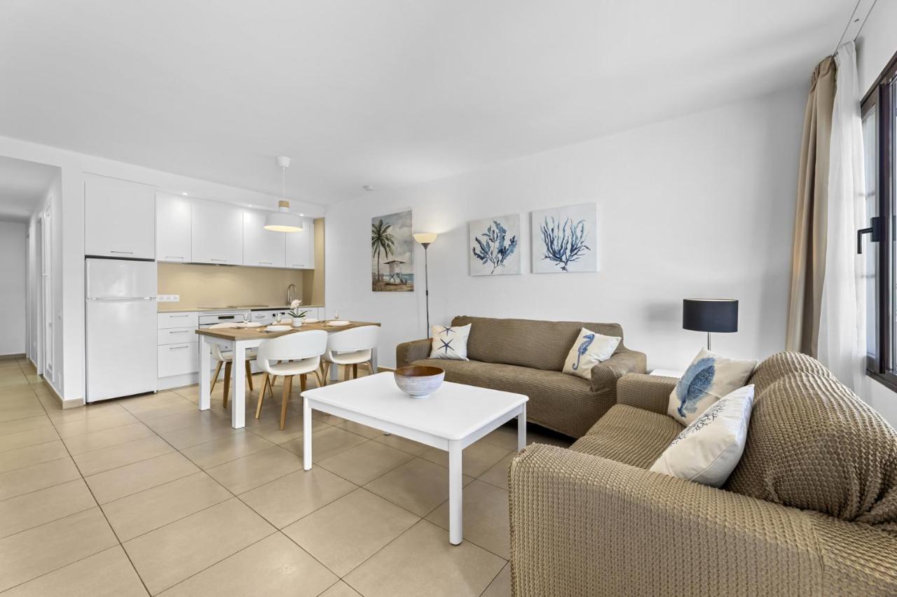 Casahost Bastian Boutique I Seaview Apartment Costa Teguise Bagian luar foto